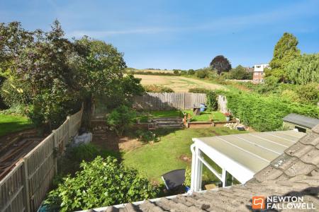 4 bedroom Detached bungalow for sale in Foxhills, Kegworth, DE74