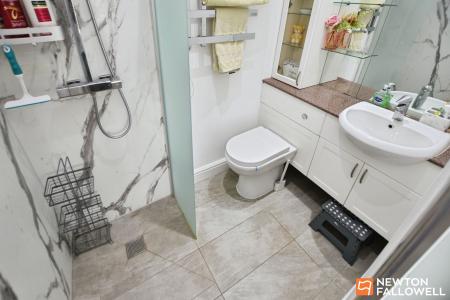 4 bedroom Detached bungalow for sale in Foxhills, Kegworth, DE74