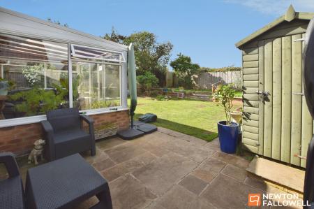 4 bedroom Detached bungalow for sale in Foxhills, Kegworth, DE74