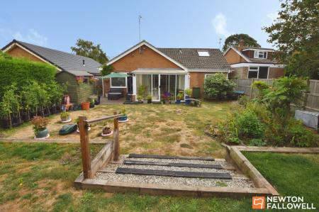 4 bedroom Detached bungalow for sale in Foxhills, Kegworth, DE74