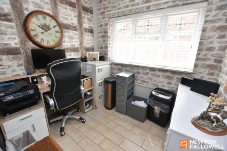 4 bedroom Detached bungalow for sale in Foxhills, Kegworth, DE74