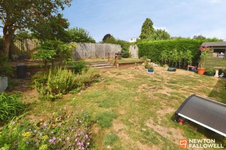4 bedroom Detached bungalow for sale in Foxhills, Kegworth, DE74