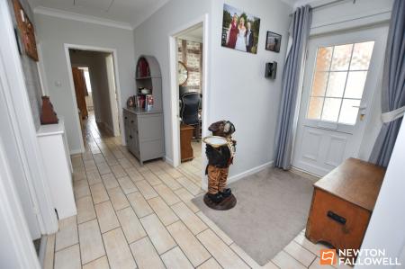 4 bedroom Detached bungalow for sale in Foxhills, Kegworth, DE74