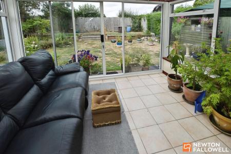 4 bedroom Detached bungalow for sale in Foxhills, Kegworth, DE74