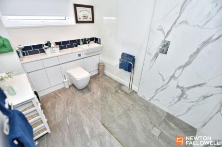 4 bedroom Detached bungalow for sale in Foxhills, Kegworth, DE74