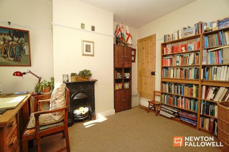 3 bedroom Terraced House for sale in Edward Street, Loughborough, LE11