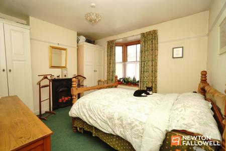 3 bedroom Terraced House for sale in Edward Street, Loughborough, LE11