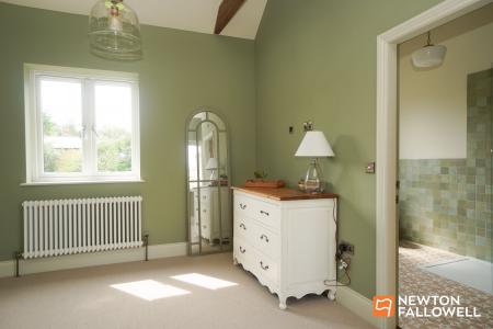 4 bedroom Detached house for sale in The Nook, East Leake, LE12