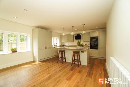 4 bedroom Detached house for sale in The Nook, East Leake, LE12