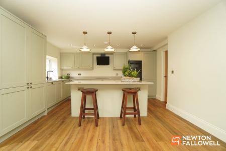 4 bedroom Detached house for sale in The Nook, East Leake, LE12
