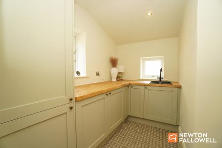 4 bedroom Detached house for sale in The Nook, East Leake, LE12