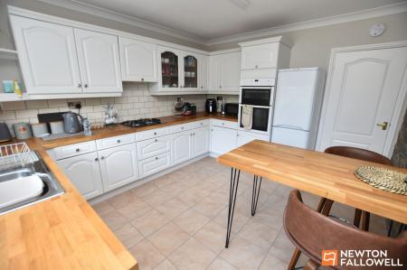 2 bedroom Detached bungalow for sale in Hathern Road, Shepshed, LE12