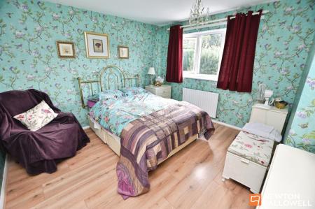 5 bedroom Detached house for sale in Linley Avenue, Shepshed, LE12