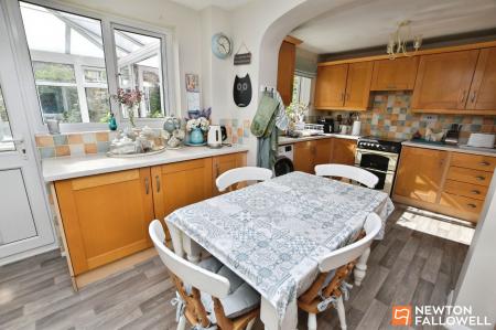 5 bedroom Detached house for sale in Linley Avenue, Shepshed, LE12