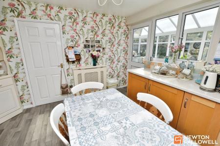 5 bedroom Detached house for sale in Linley Avenue, Shepshed, LE12