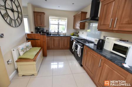 3 bedroom End of terrace house for sale in Osier Fields, East Leake, LE12