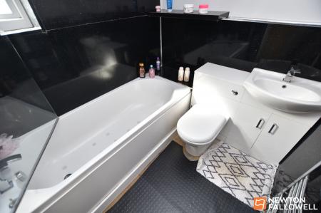 3 bedroom End of terrace house for sale in Osier Fields, East Leake, LE12