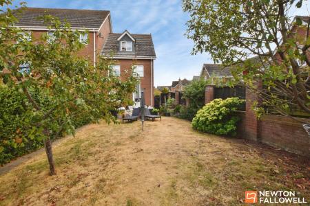3 bedroom End of terrace house for sale in Osier Fields, East Leake, LE12