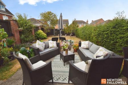 3 bedroom End of terrace house for sale in Osier Fields, East Leake, LE12