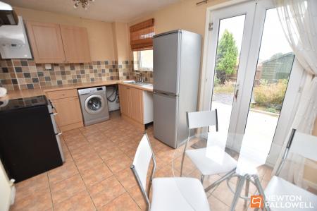 2 bedroom Semi-detached house for sale in Weldon Avenue, Sileby, LE12