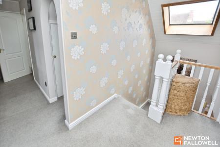 6 bedroom Detached house for sale in Barrow Road, Burton-On-The-Wolds, LE12