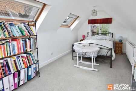 6 bedroom Detached house for sale in Barrow Road, Burton-On-The-Wolds, LE12