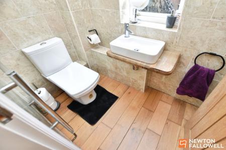 6 bedroom Detached house for sale in Barrow Road, Burton-On-The-Wolds, LE12
