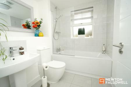 3 bedroom Terraced House for sale in Charnian Way, Shepshed, LE12