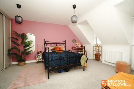 3 bedroom Terraced House for sale in Charnian Way, Shepshed, LE12