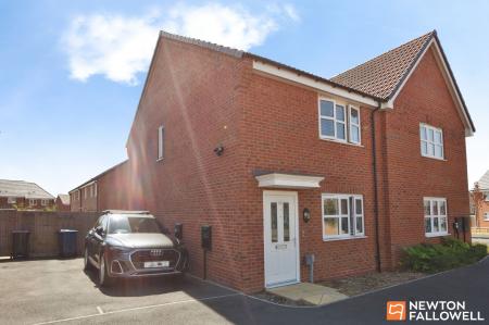 Buzzard Way, East Leake, LE12
