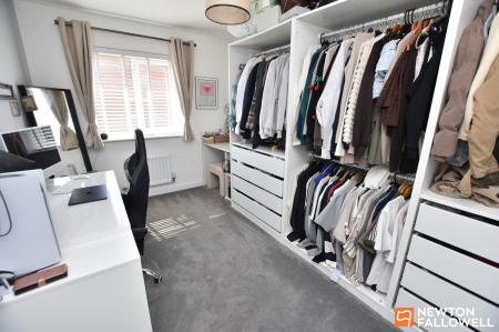 3 bedroom Semi-detached house for sale in Buzzard Way, East Leake, LE12