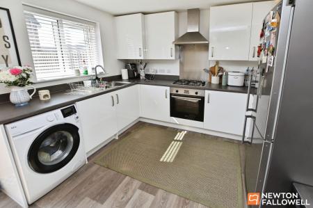 3 bedroom Semi-detached house for sale in Buzzard Way, East Leake, LE12