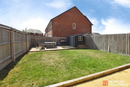 3 bedroom Semi-detached house for sale in Buzzard Way, East Leake, LE12