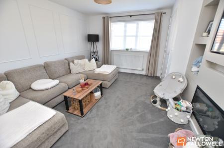 3 bedroom Semi-detached house for sale in Buzzard Way, East Leake, LE12