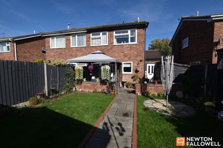 3 bedroom Semi-detached house for sale in Petworth Drive, Loughborough, LE11