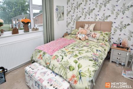 3 bedroom Semi-detached house for sale in Petworth Drive, Loughborough, LE11