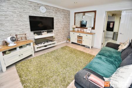 3 bedroom Semi-detached house for sale in Petworth Drive, Loughborough, LE11