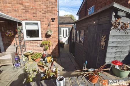 3 bedroom Semi-detached house for sale in Petworth Drive, Loughborough, LE11