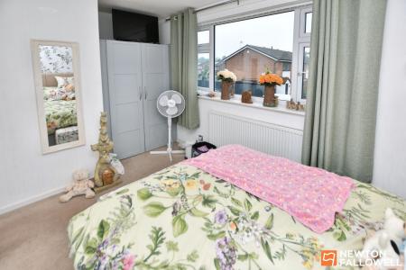 3 bedroom Semi-detached house for sale in Petworth Drive, Loughborough, LE11