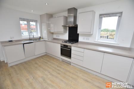 3 bedroom Terraced House for sale in Windlass Close, Loughborough, LE11