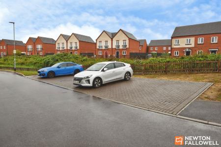 3 bedroom Terraced House for sale in Windlass Close, Loughborough, LE11