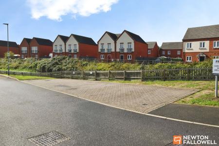 3 bedroom Terraced House for sale in Windlass Close, Loughborough, LE11