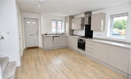3 bedroom Terraced House for sale in Windlass Close, Loughborough, LE11