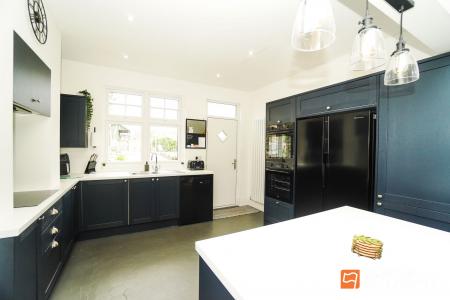 5 bedroom Detached house for sale in Belton Street, Shepshed, LE12
