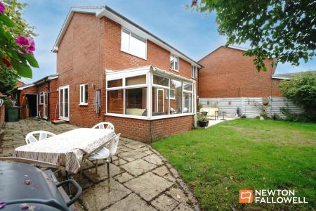 4 bedroom Detached house for sale in De Verdun Avenue, Belton, LE12