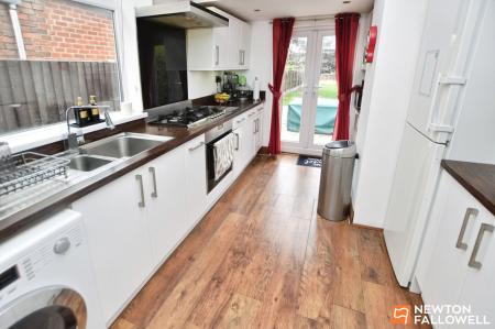 3 bedroom End of terrace house for sale in Parklands Drive, Loughborough, LE11