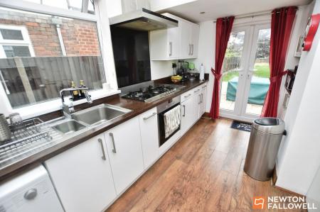 3 bedroom End of terrace house for sale in Parklands Drive, Loughborough, LE11