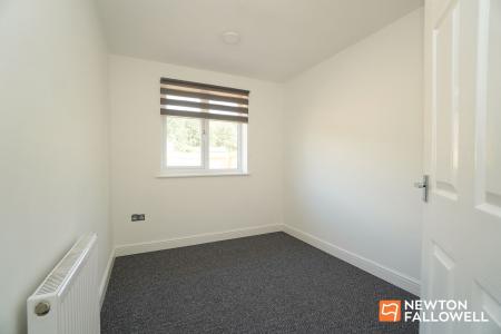 2 bedroom Semi-detached bungalow for sale in Roundhill Way, Loughborough, LE11