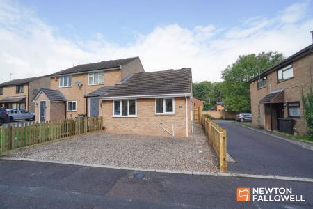 2 bedroom Semi-detached bungalow for sale in Roundhill Way, Loughborough, LE11
