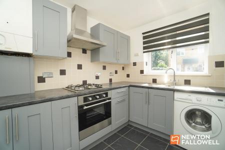 2 bedroom Semi-detached bungalow for sale in Roundhill Way, Loughborough, LE11